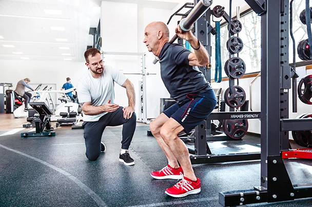 Physiotherapeutische Beratung eines Patienten im DianaMedicalSport Gesundheits- und Trainingszentrum